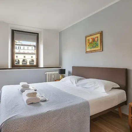 Stunning View Over Ponte Vecchio Apartment *